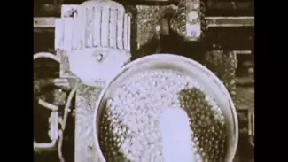 1957 - Procedeul TEL de producere a vatei de sticlă dezvoltat de Saint-Gobain i-a depășit pe toți concurenții săi