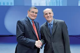 2015 - Un Grup internațional