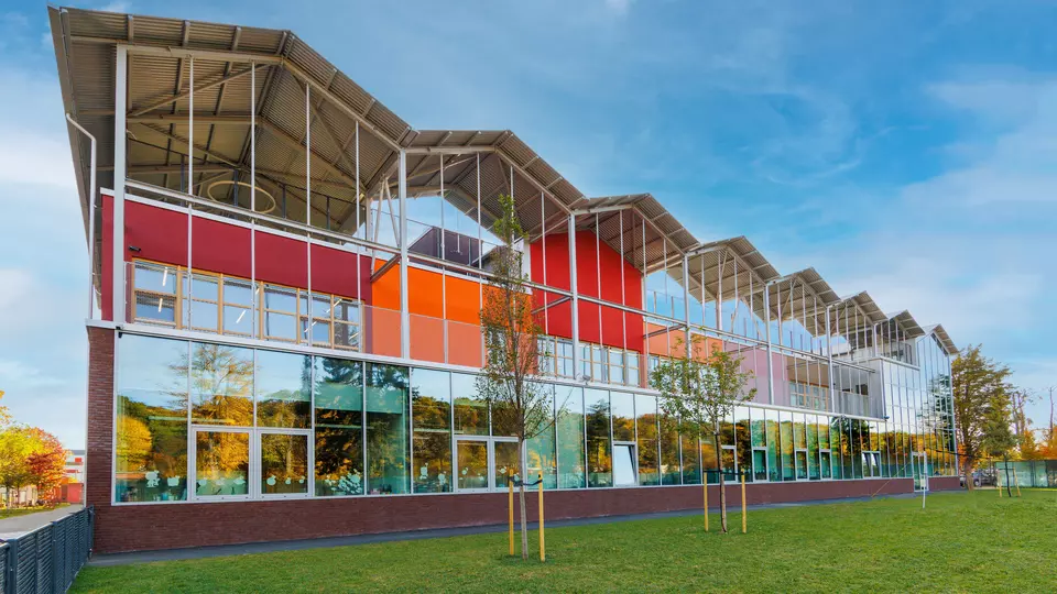 Cambridge School of Bucharest - Cloud Building